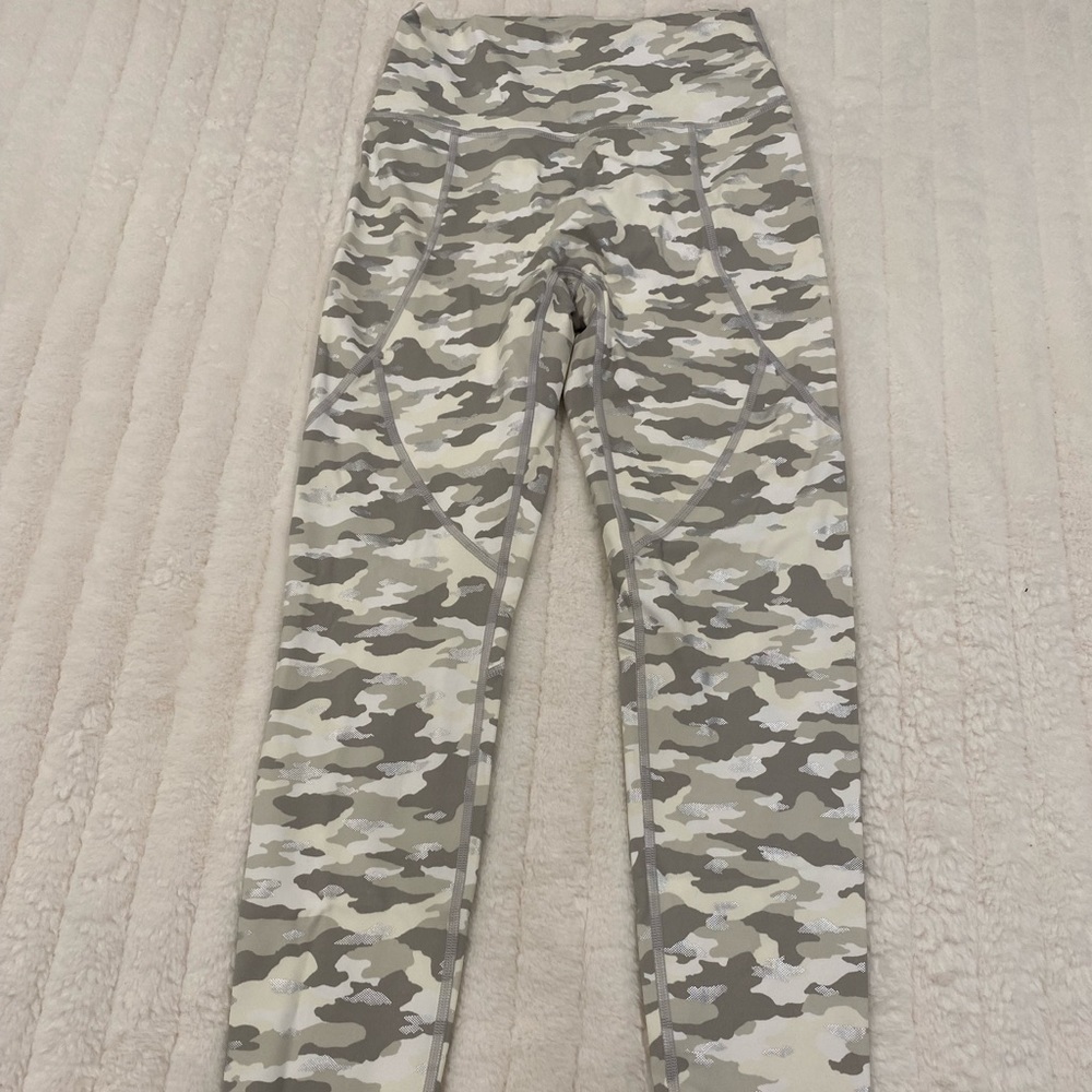 Aerie chill play move camo leggings 7/8 length
